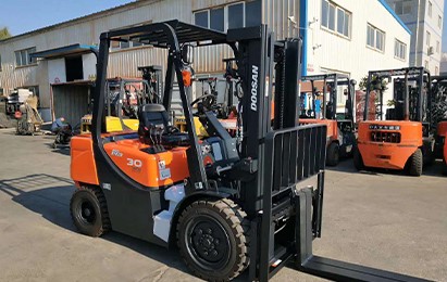 煙臺電動叉車.jpg 煙臺電動叉車.jpg